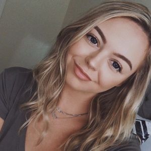 Meet your seller, Kaitlyn 💫